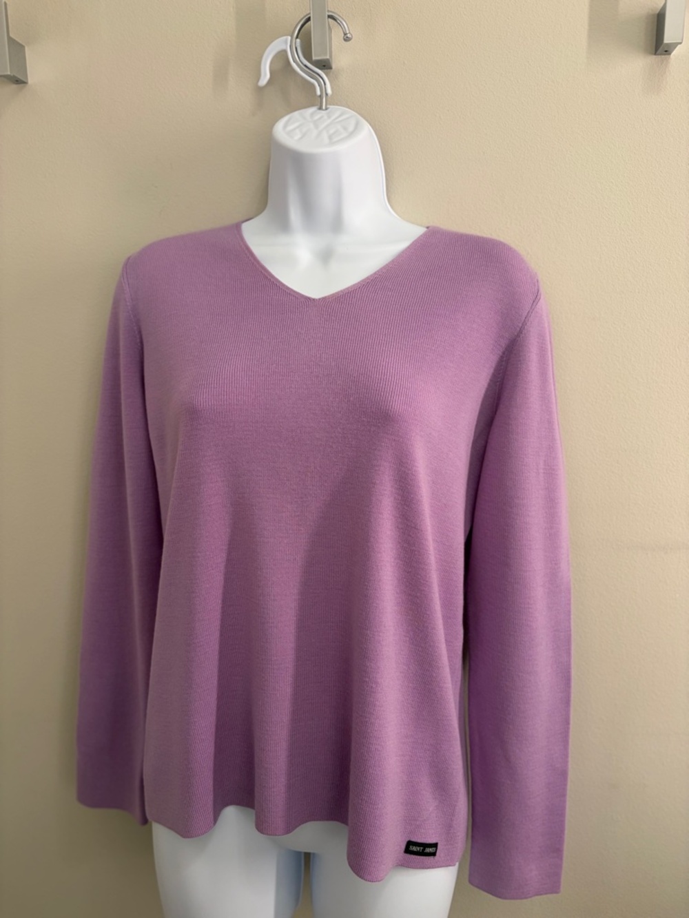 St. James 100% wool lilac sweater-Small